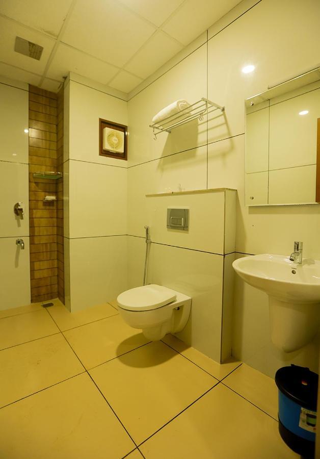 Hotel Emirates Kannangad Экстерьер фото